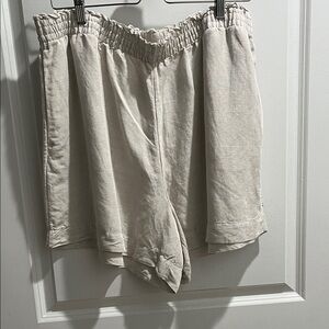 H&M High Waist Linen Cream Shorts